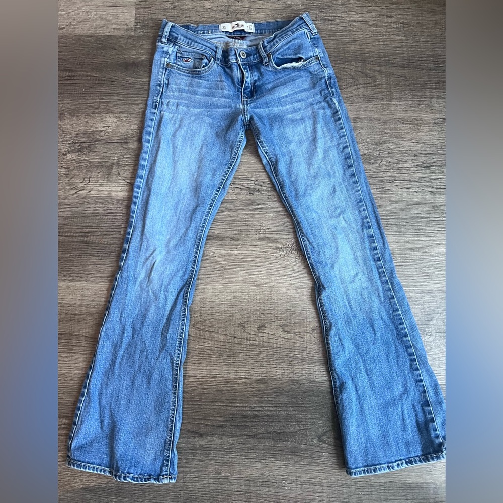 Hollister low rise flare jeans/W-27 L-31